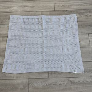 Nordstrom Gray Chenille Cable Knit Baby’s Blanket 30 x 38 inches, Unisex